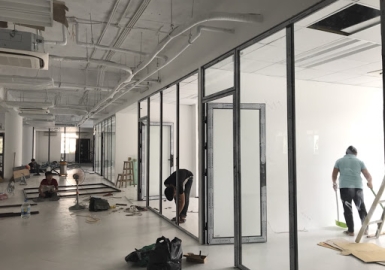 Thi công lắp đặt cửa nhôm - cửa kính cường lực